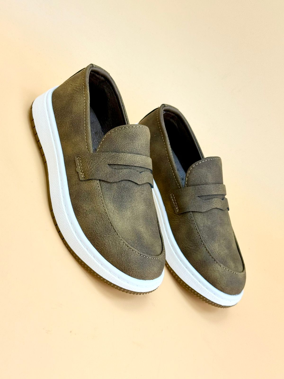 NEW ,  KIDS SHOES SIZE FROM 31 TO 41 K9