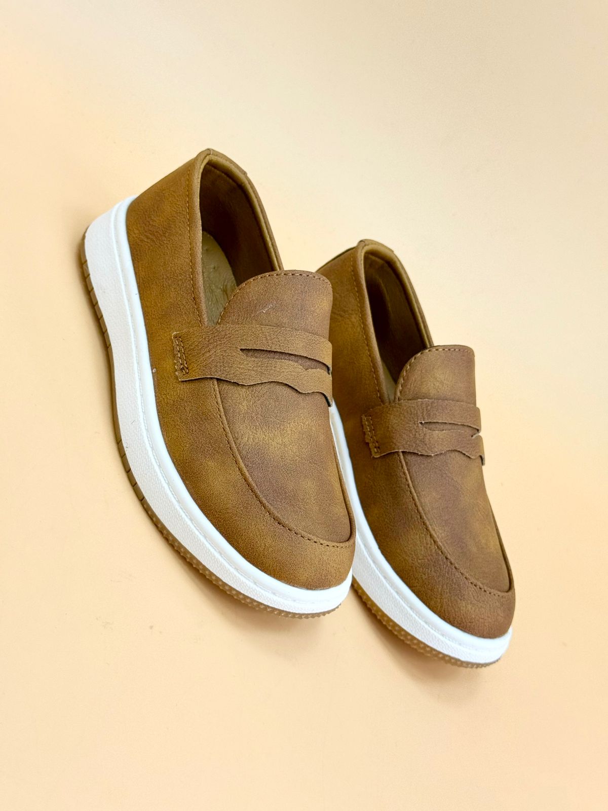 NEW ,  KIDS SHOES SIZE FROM 31 TO 41 K9