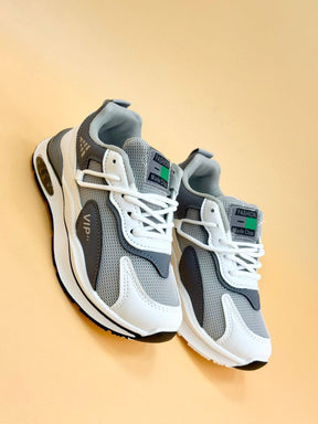 NEW ,  KIDS SHOES SIZE FROM 26 TO 37 K19