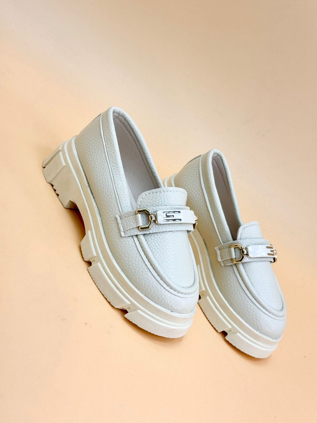 NEW ,  KIDS SHOES SIZE FROM 25 TO 30 K7