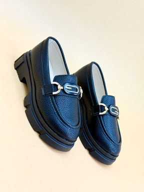 NEW ,  KIDS SHOES SIZE FROM 31 TO 36 K8