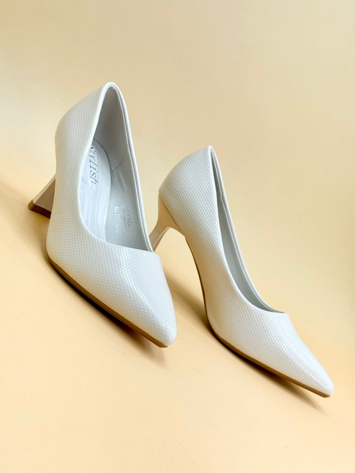 WOMEN SHOES HEELS W907