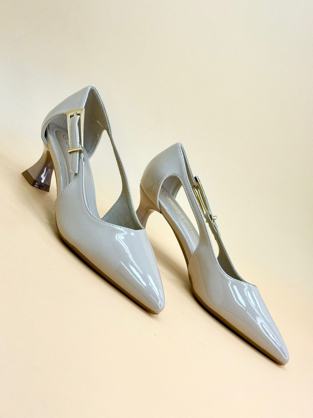 WOMEN SHOES HEELS W152