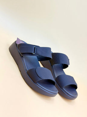 NEW , MEN SLIPPER M563