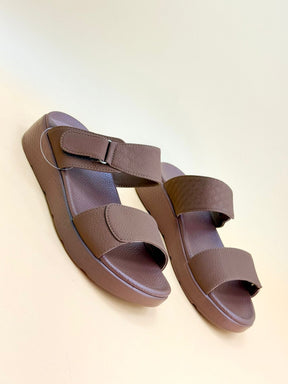 NEW , MEN SLIPPER M563