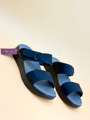 NEW , MEN SLIPPER M563