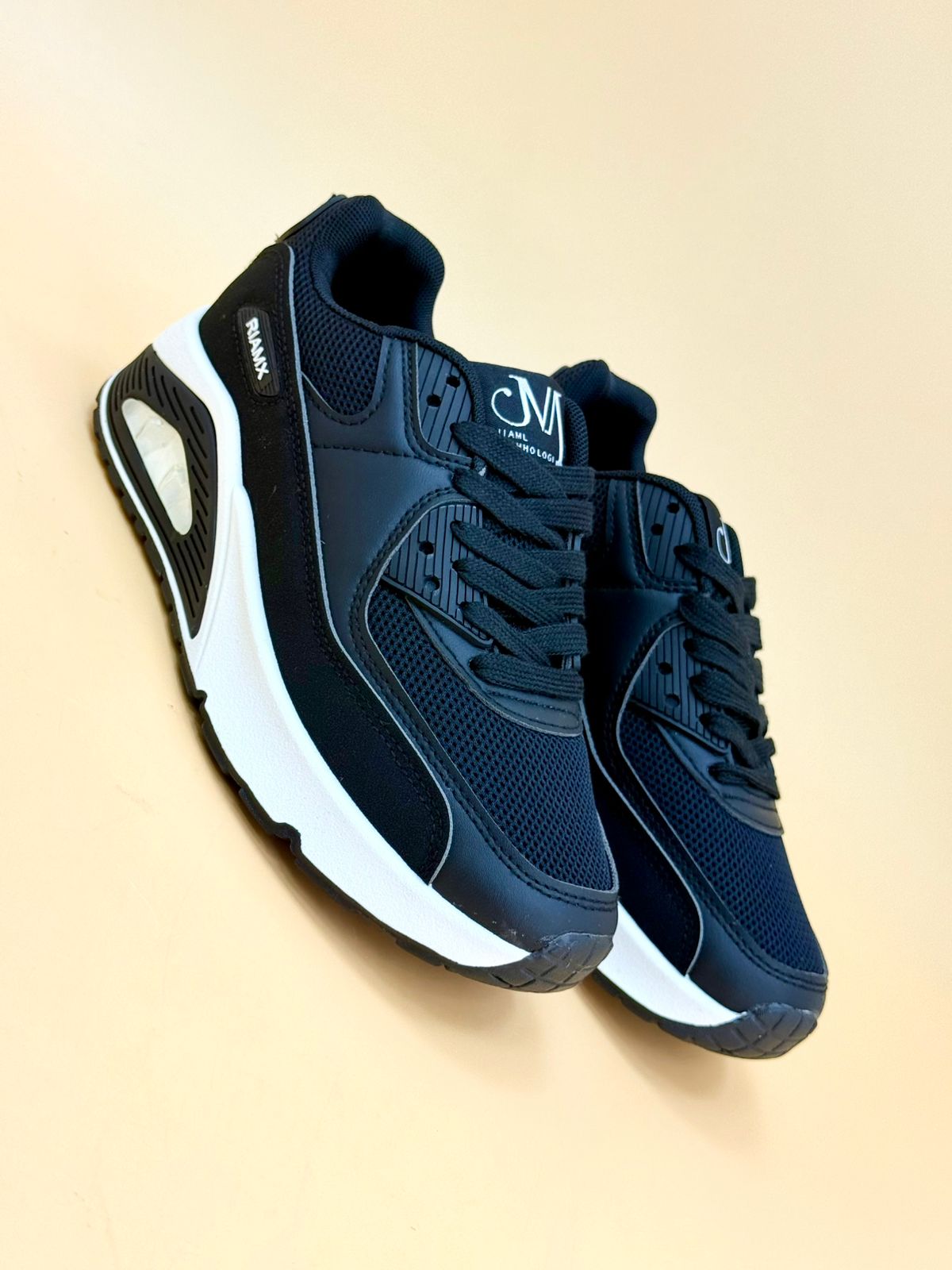 NEW , WOMEN SHOES W931