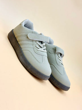 NEW ,  KIDS SHOES SIZE FROM 26 TO 37 K34