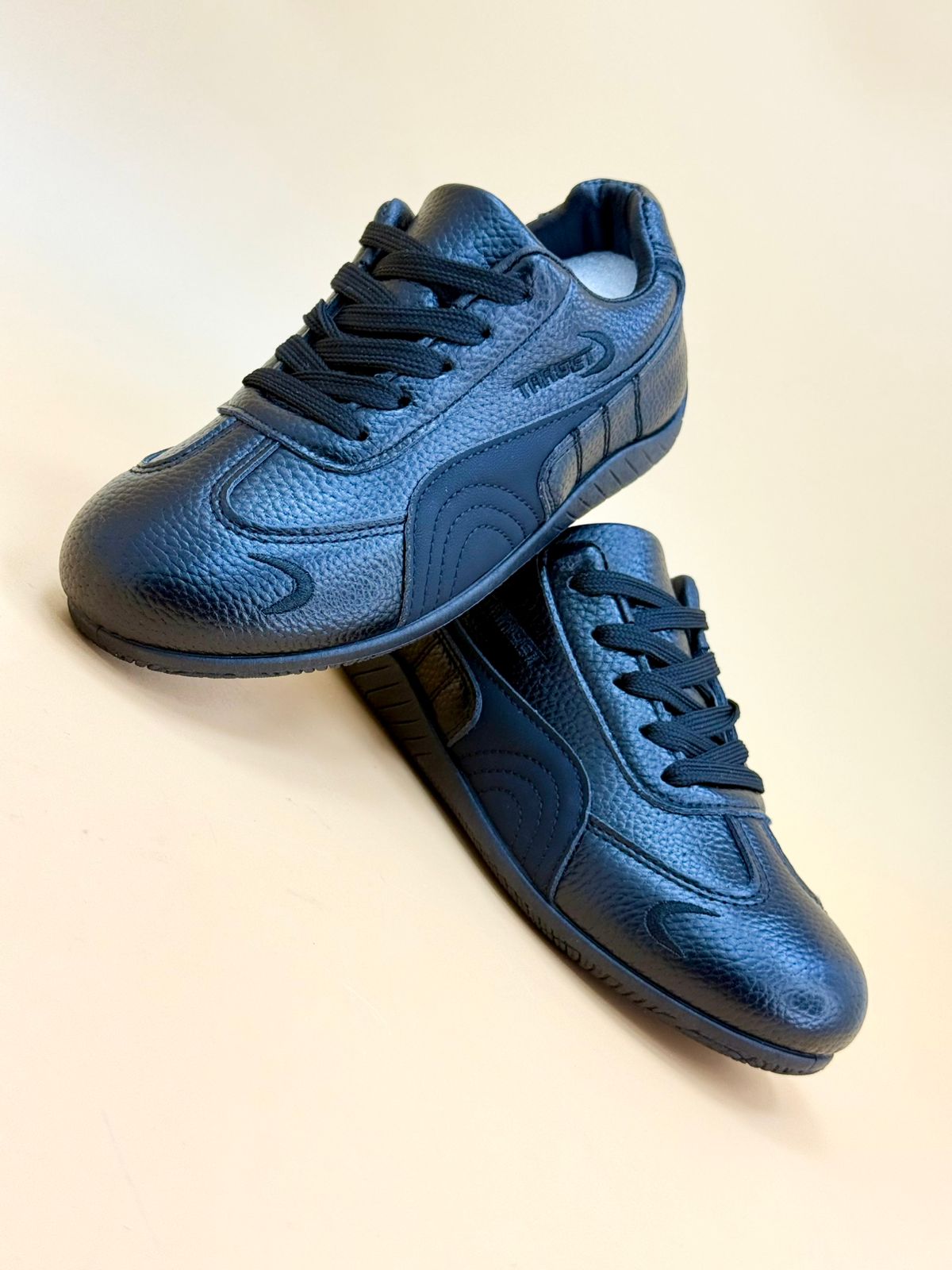 NEW ,  KIDS SHOES SIZE FROM 30 TO 35 K118