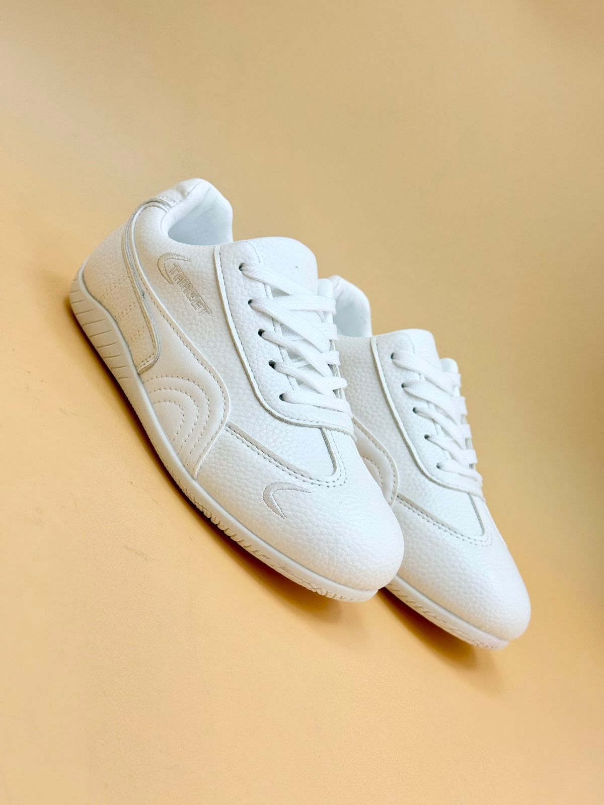 NEW ,  KIDS SHOES SIZE FROM 30 TO 35 K118