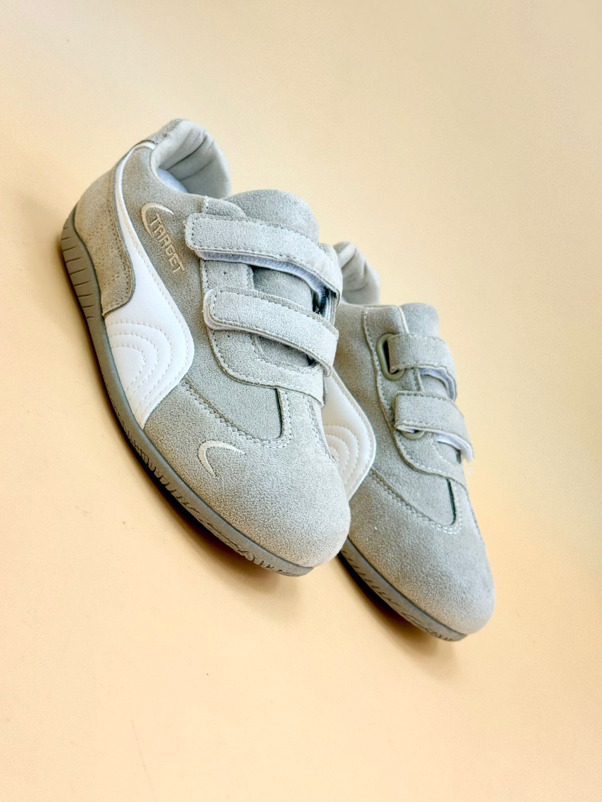 NEW ,  KIDS SHOES SIZE FROM 30 TO 35 K117