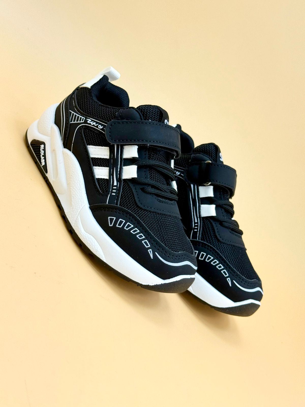 NEW ,  KIDS SHOES SIZE FROM 25 TO 30 K38
