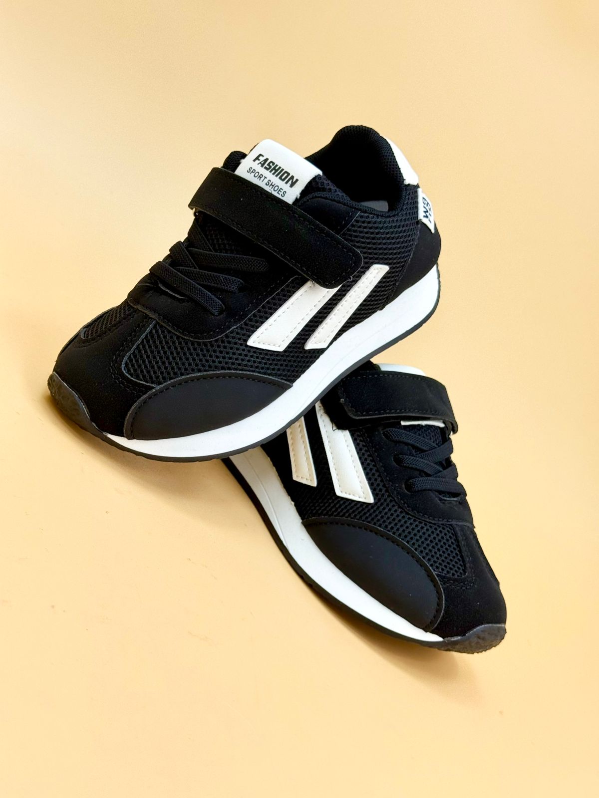 NEW ,  KIDS SHOES SIZE FROM 25 TO 36 K41
