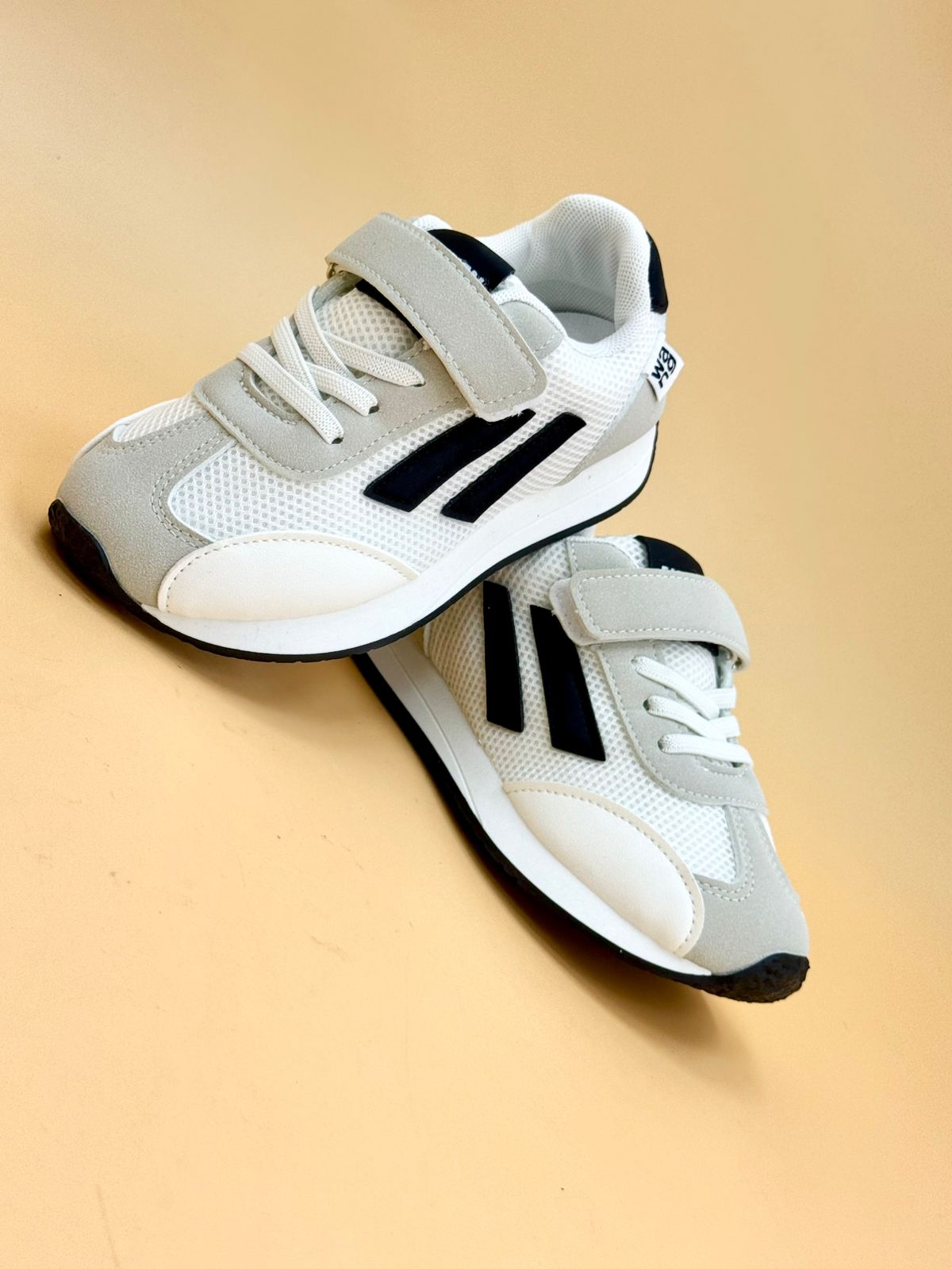 NEW ,  KIDS SHOES SIZE FROM 25 TO 36 K41