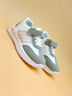 NEW ,  KIDS SHOES SIZE FROM 26 TO 37 K116