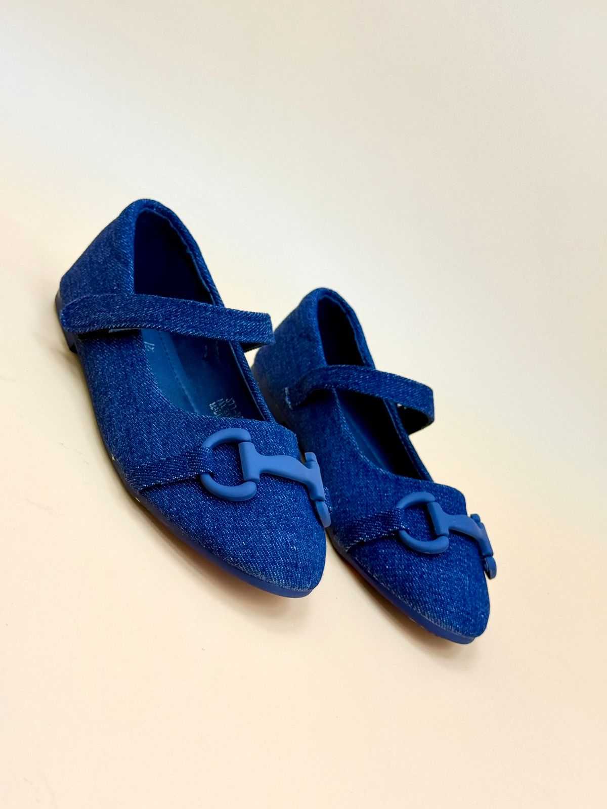 NEW ,  KIDS SHOES SIZE FROM 31 TO 36 K65