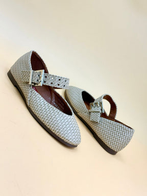NEW ,  KIDS SHOES SIZE FROM 30 TO 35 K31