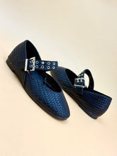 NEW ,  KIDS SHOES SIZE FROM 30 TO 35 K31