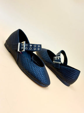 NEW ,  KIDS SHOES SIZE FROM 30 TO 35 K31