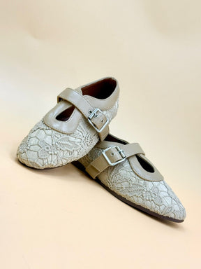 NEW ,  KIDS SHOES SIZE FROM 30 TO 35 K30