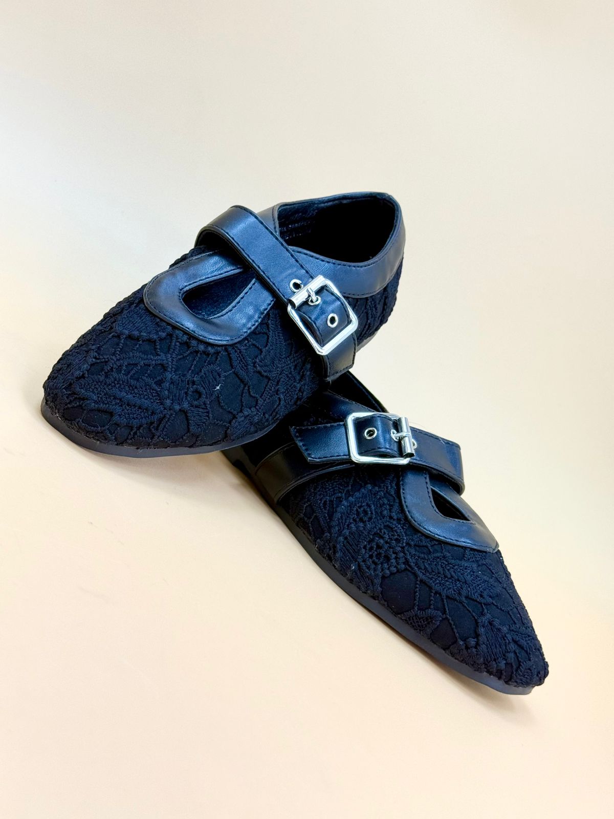 NEW ,  KIDS SHOES SIZE FROM 30 TO 35 K30