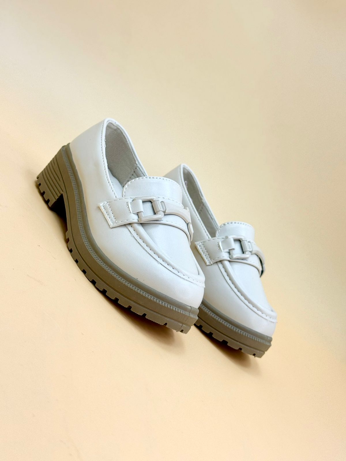 NEW ,  KIDS SHOES SIZE FROM 26 TO 35 K51