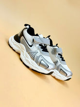 NEW ,  KIDS SHOES SIZE FROM 25 TO 36 K33
