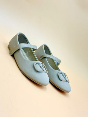 NEW ,  KIDS SHOES SIZE FROM 31 TO 36 K89