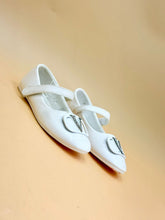 NEW ,  KIDS SHOES SIZE FROM 31 TO 36 K89
