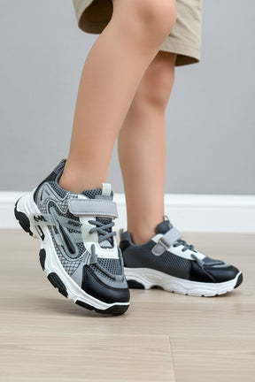 NEW ,  KIDS SHOES SIZE FROM 26 TO 37 K120