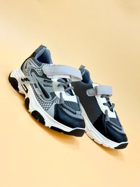 NEW ,  KIDS SHOES SIZE FROM 26 TO 37 K120