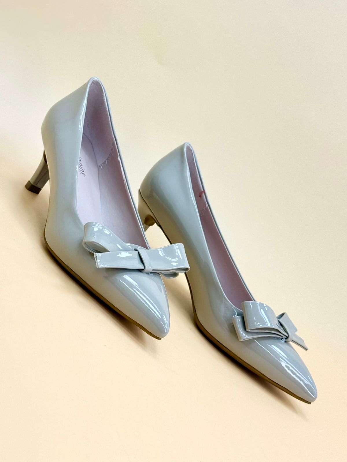 WOMEN SHOES HEELS W650