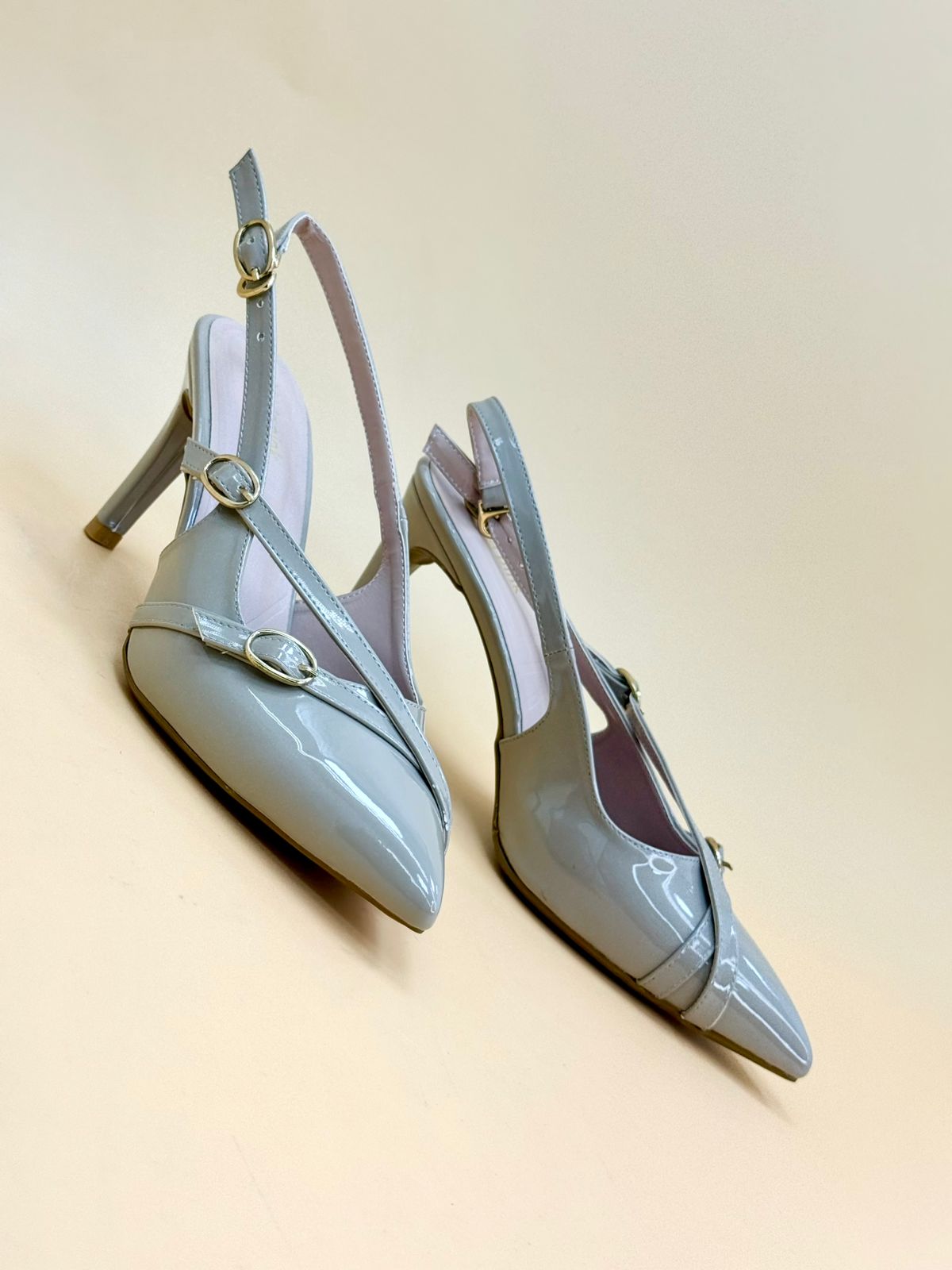 WOMEN SHOES HEELS W920