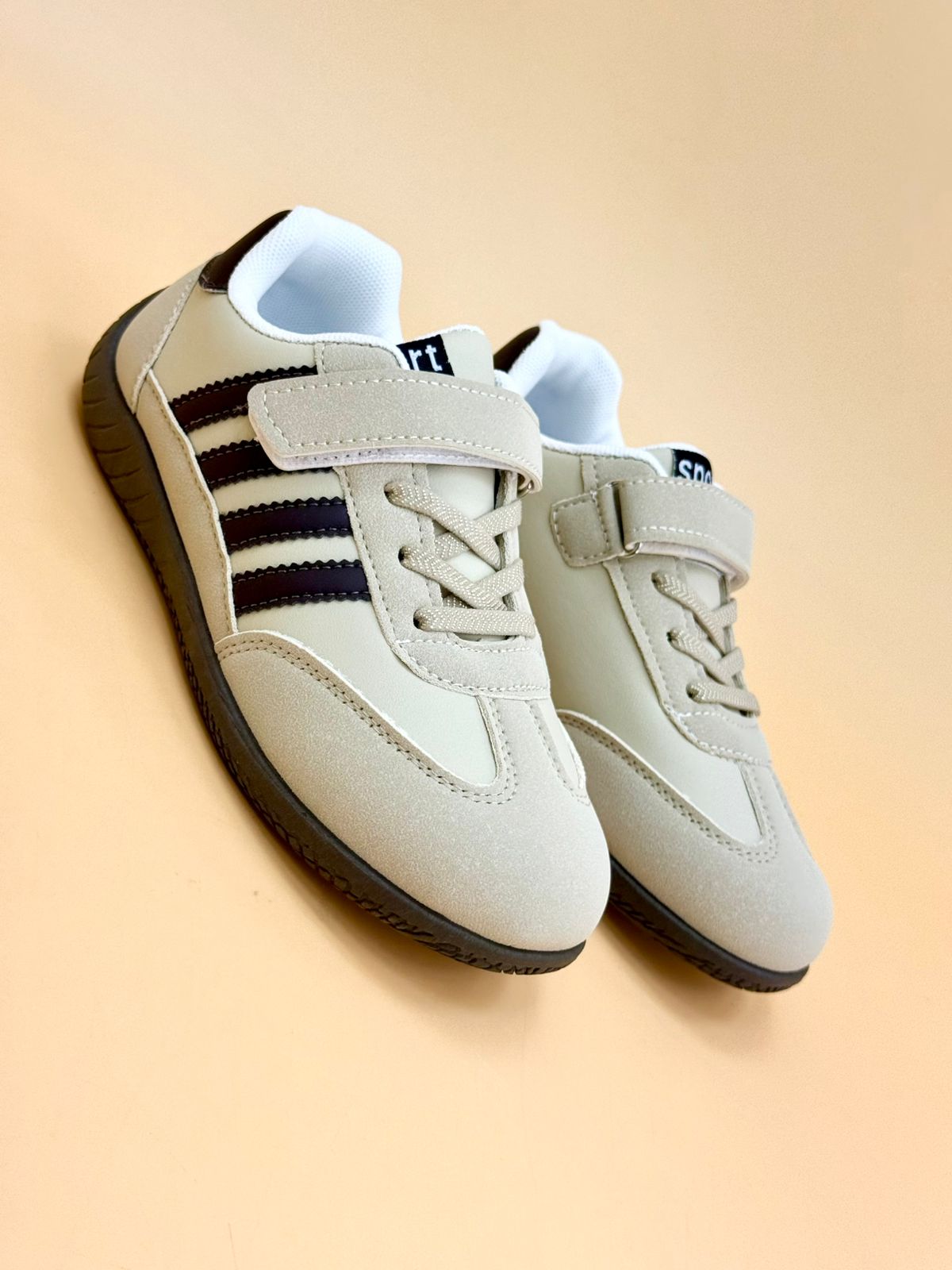 NEW ,  KIDS SHOES SIZE FROM 32 TO 37 K35