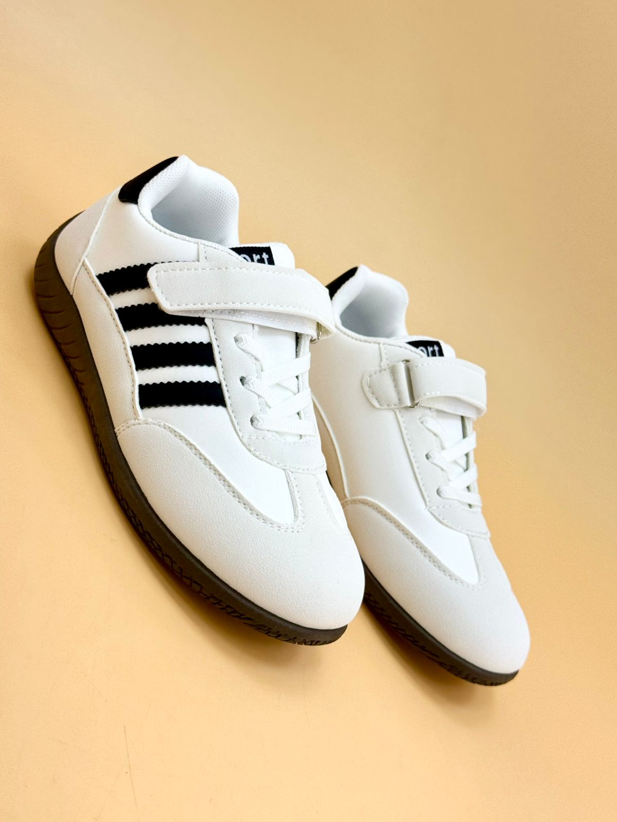 NEW ,  KIDS SHOES SIZE FROM 32 TO 37 K35