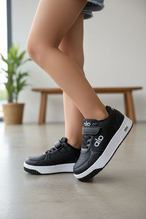NEW ,  KIDS SHOES SIZE FROM 25 TO 36 K121