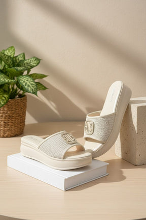 NEW ,  WOMEN SLIPPERS W959