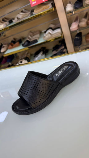 NEW ,  WOMEN SLIPPERS W57