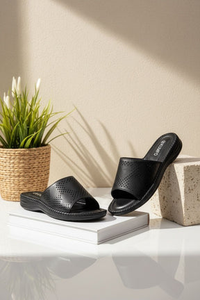 NEW ,  WOMEN SLIPPERS W57