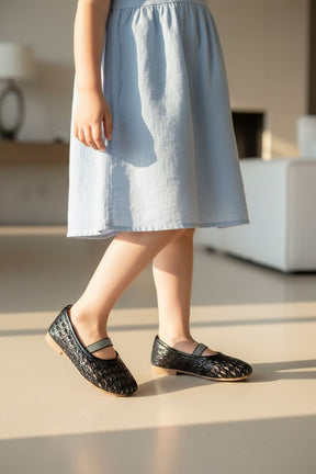 NEW ,  KIDS SHOES SIZE FROM 20 TO 25 K129