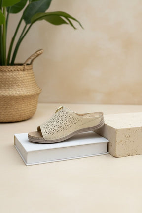 NEW ,  WOMEN SLIPPERS W926