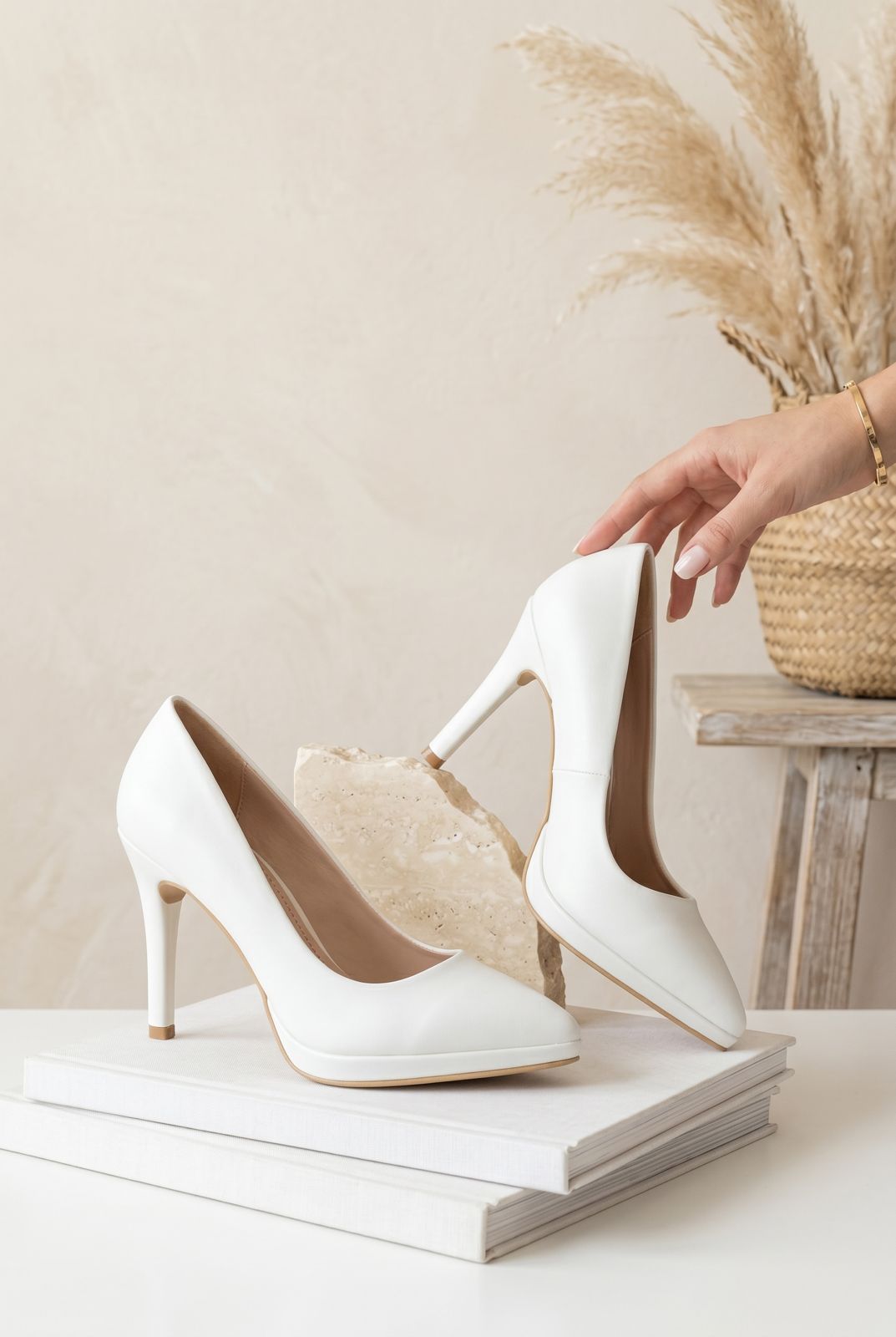 NEW ,  WOMEN SHOES HEELS W983