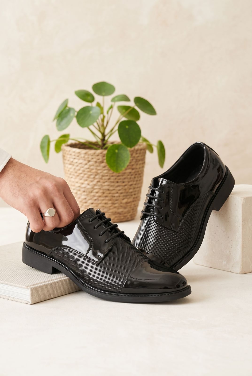 NEW ,  MEN SHOES  M637 , MADE IN CHINA