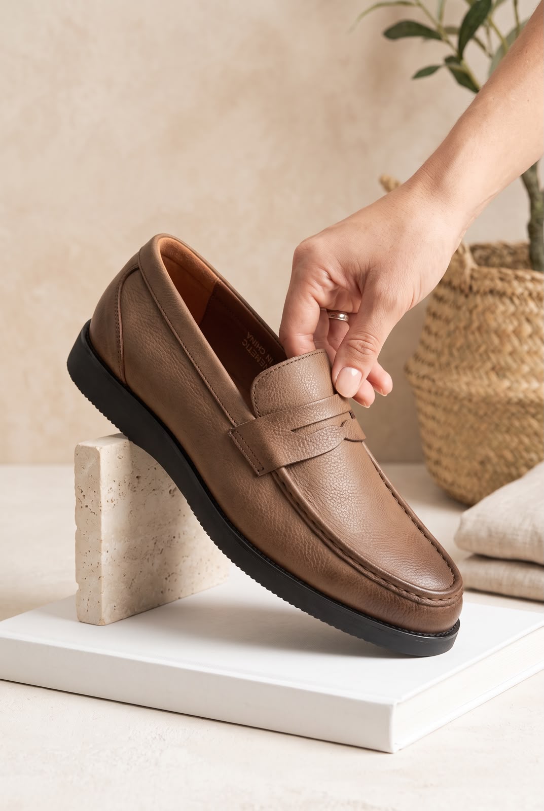 NEW ,  MEN SHOES  M642 , MADE IN CHINA