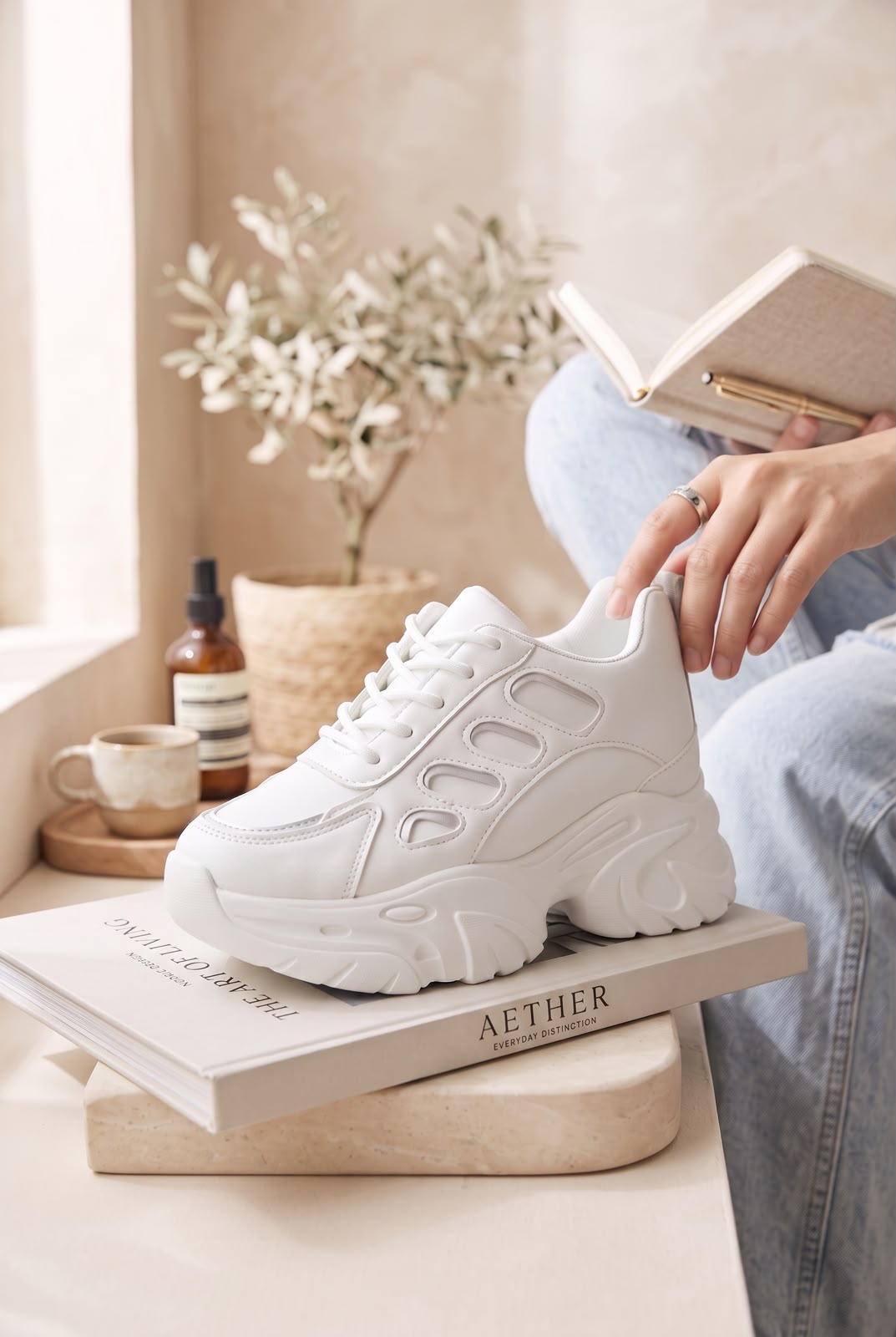 WOMEN SHOSE W557