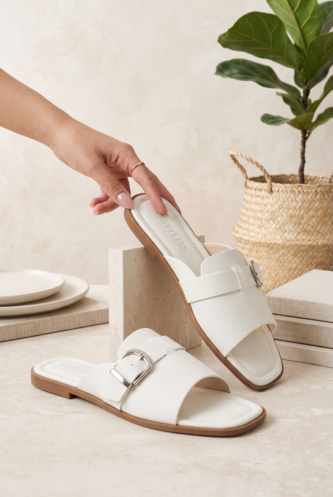 WOMEN SLIPPERS S64