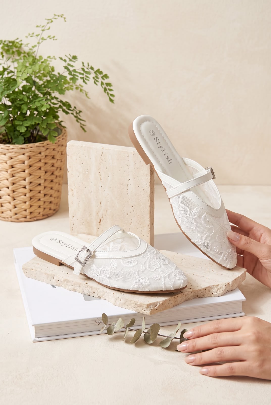 WOMEN SLIPPERS S63