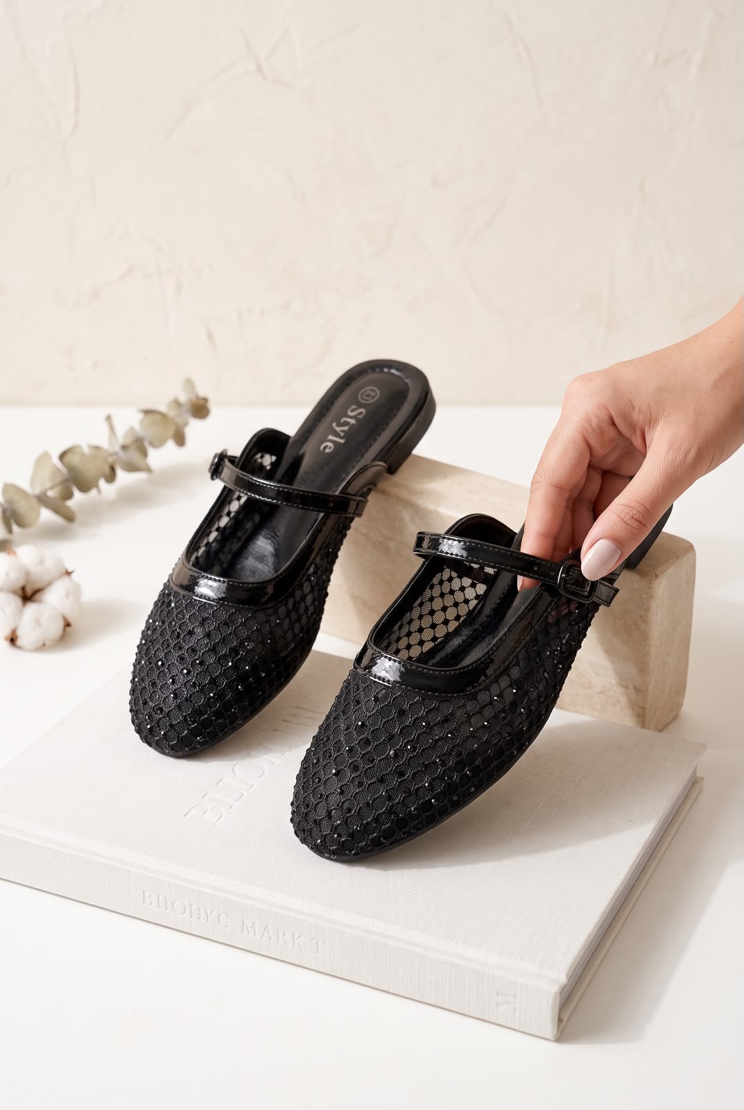 WOMEN SLIPPERS S62