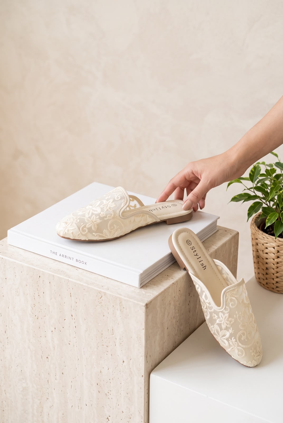 WOMEN SLIPPERS S60