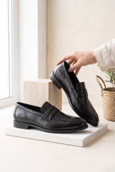 NEW ,  MEN SHOES  M645 , MADE IN CHINA